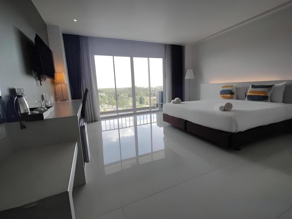 Chaisaeng Villa Sing Buri Exteriör bild