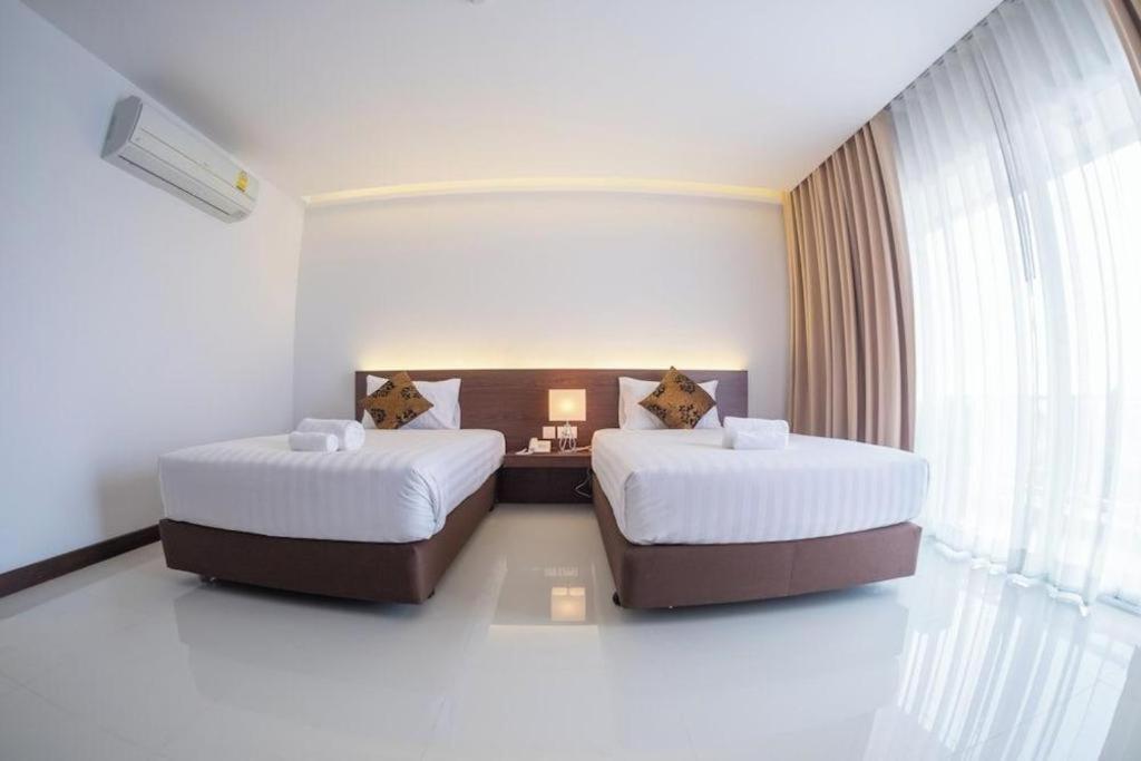 Chaisaeng Villa Sing Buri Exteriör bild