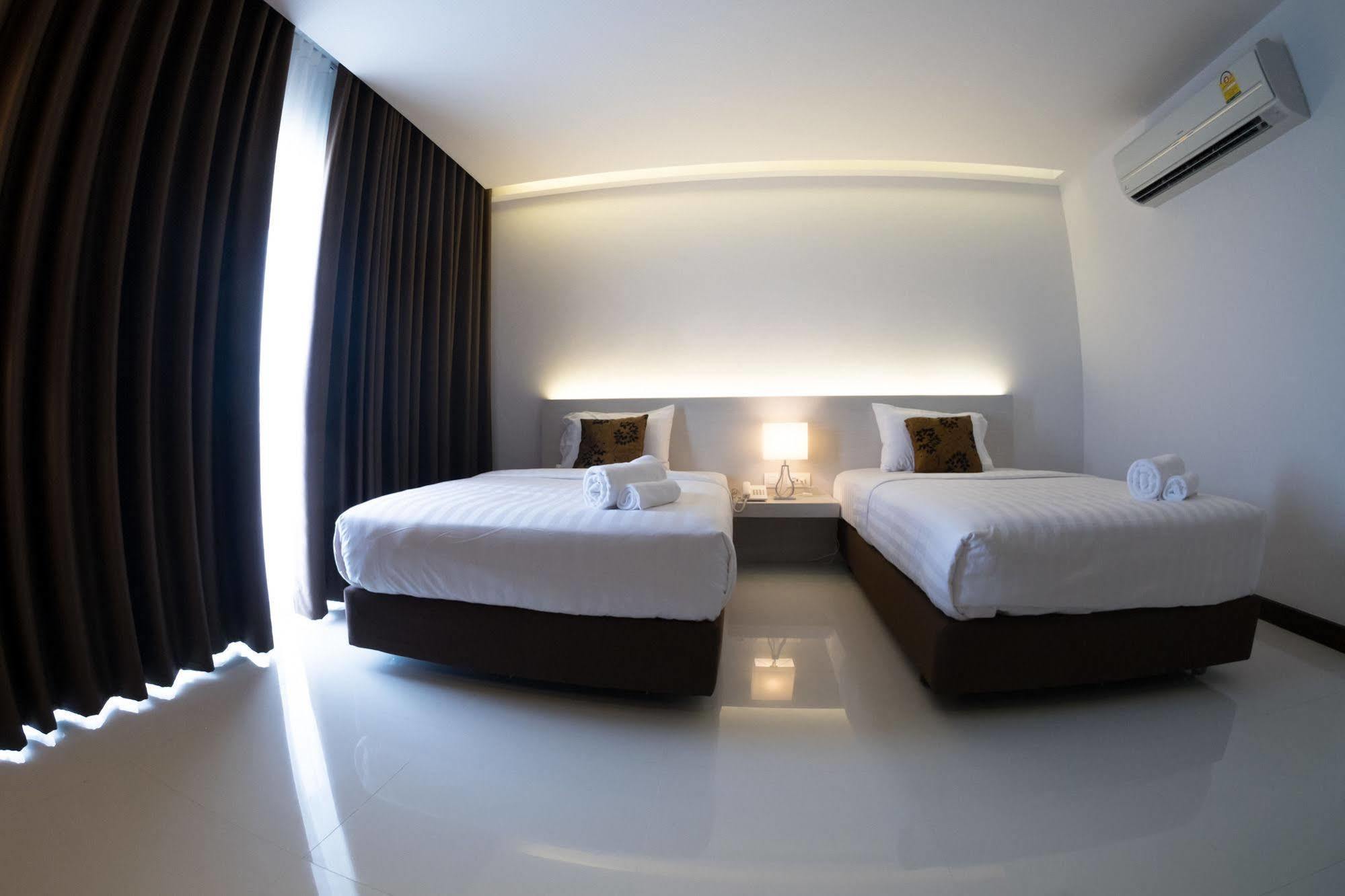 Chaisaeng Villa Sing Buri Exteriör bild