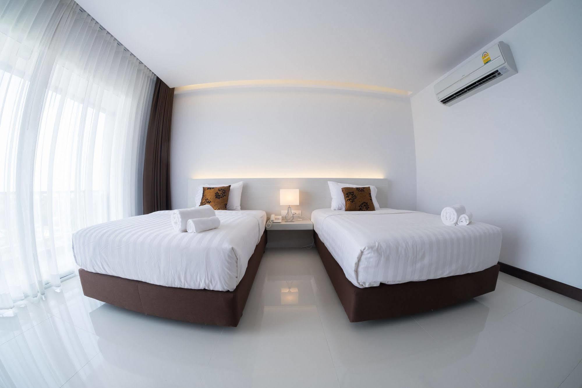 Chaisaeng Villa Sing Buri Exteriör bild