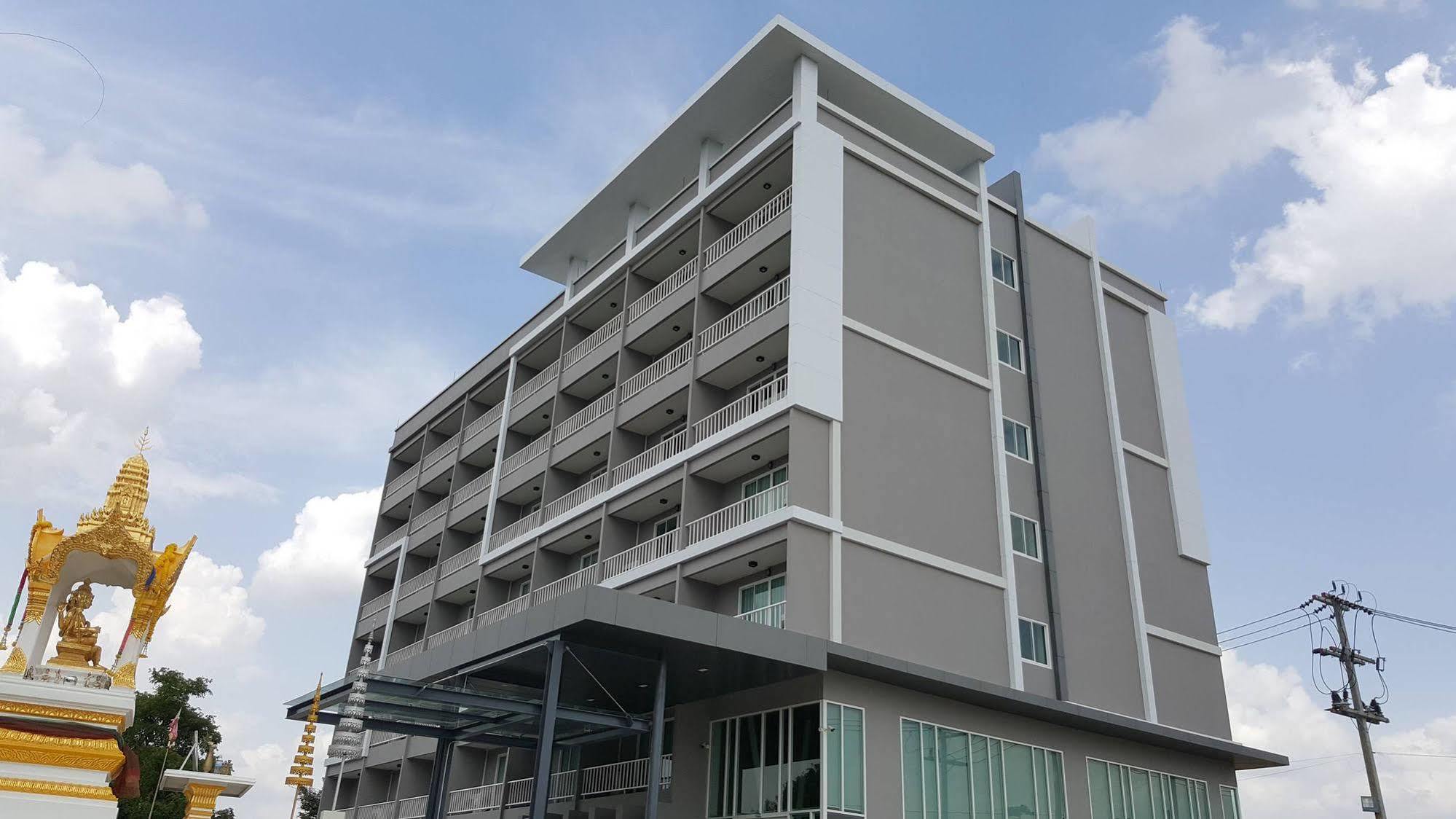Chaisaeng Villa Sing Buri Exteriör bild
